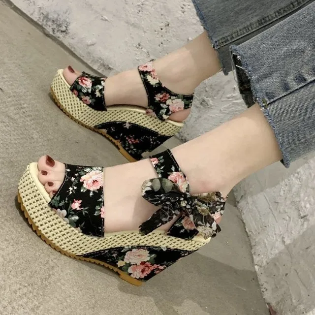 Trendy Lace Up Ankle Strap Platform Sandals